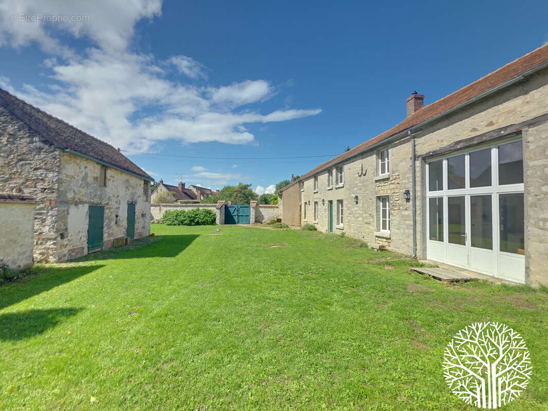 Maison à MILLY-LA-FORET