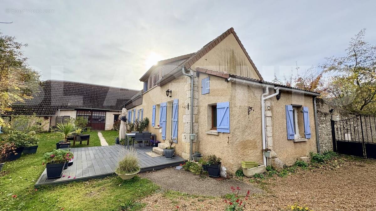 Vitrine - Maison à DAMMARIE