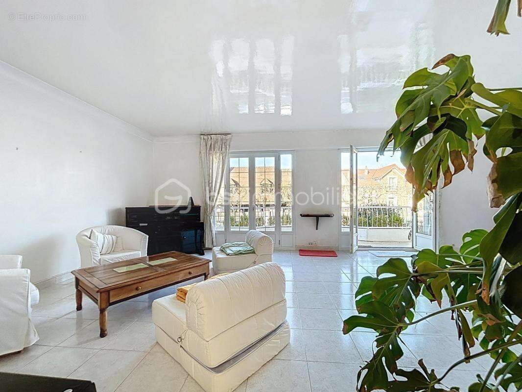 Maison à CORBEIL-ESSONNES