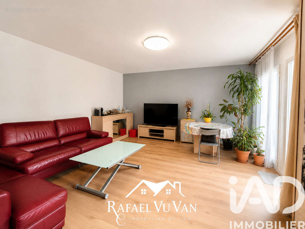 Photo 3 - Appartement à LA COURNEUVE