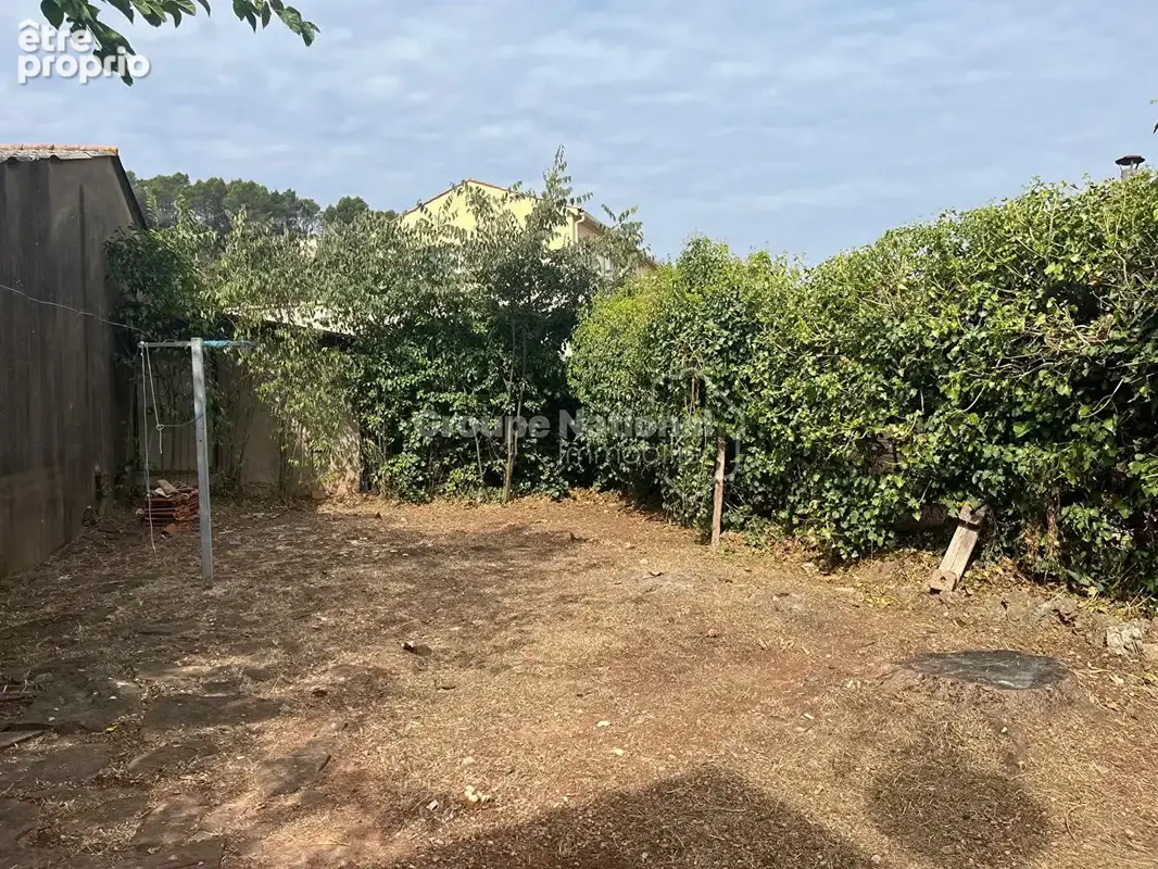 Maison/ Immeuble de rapport composé de 2 logements T2 avec entrées séparées + jardin de 213m² et remise traversante de 90m² en r - photo 13