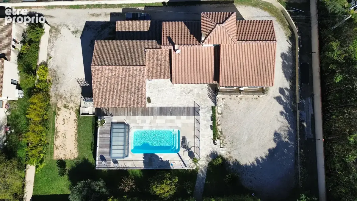 Villa contemporaine de 177m2 avec picsine et garages - photo 3