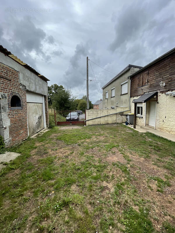 Maison à SAINT-REMY-CHAUSSEE