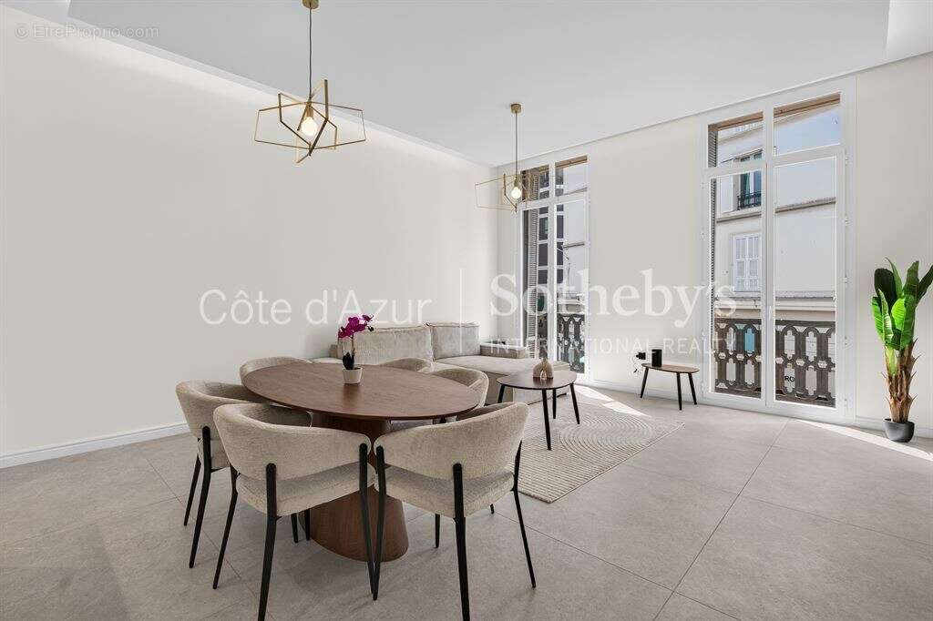 Appartement rénové de 96 m² avec deux suites proche du Palais des Festivals à Cannes - photo 2
