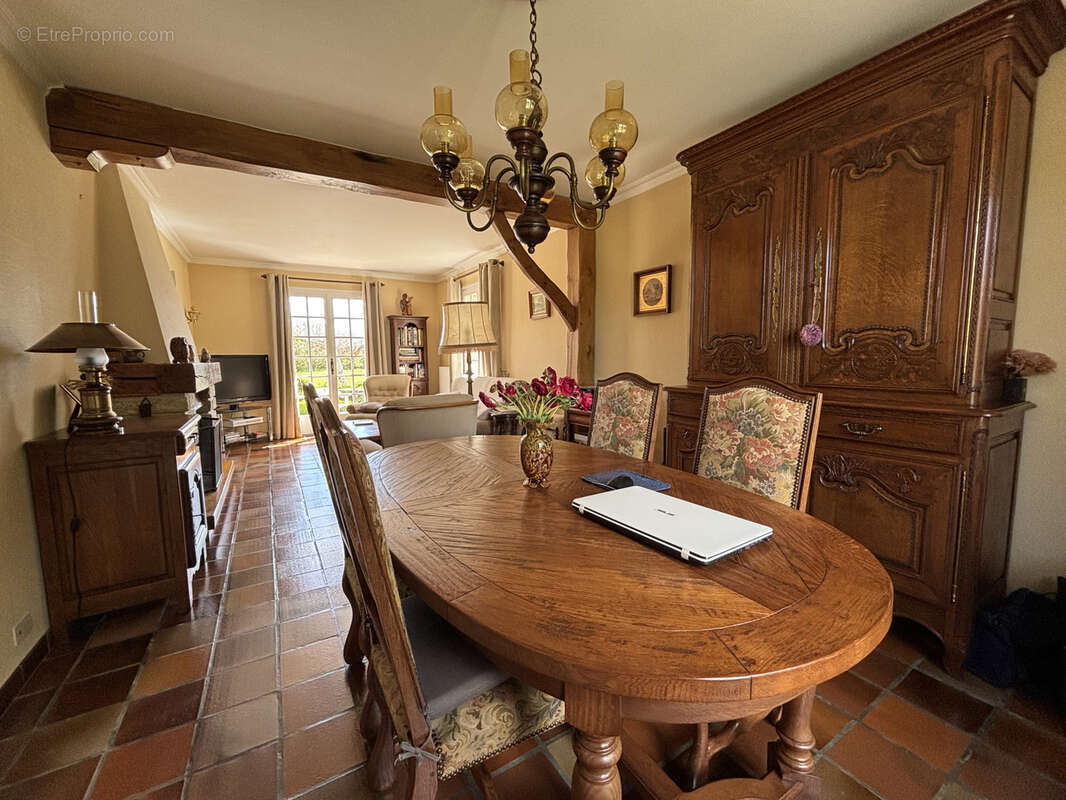 Maison à AGY