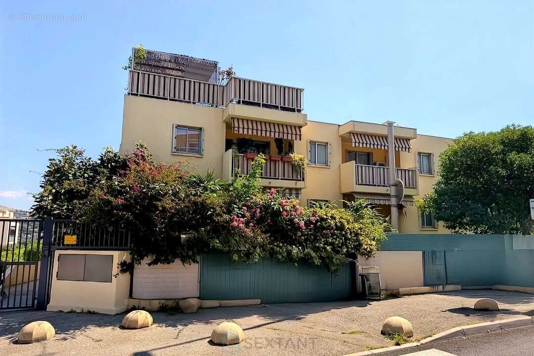Appartement à SAINT-LAURENT-DU-VAR