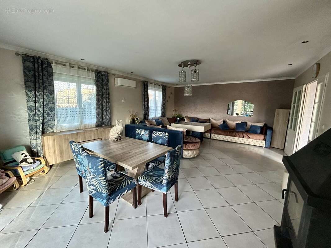 Maison à SAINT-GILLES