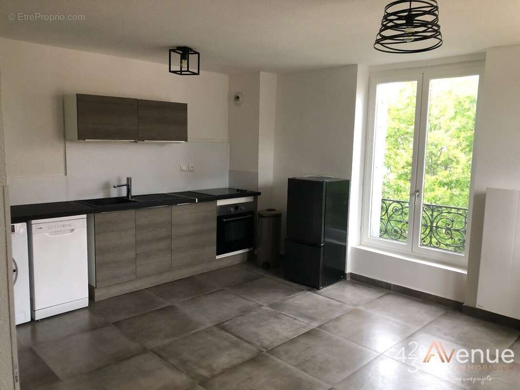 Appartement à SAINT-ETIENNE