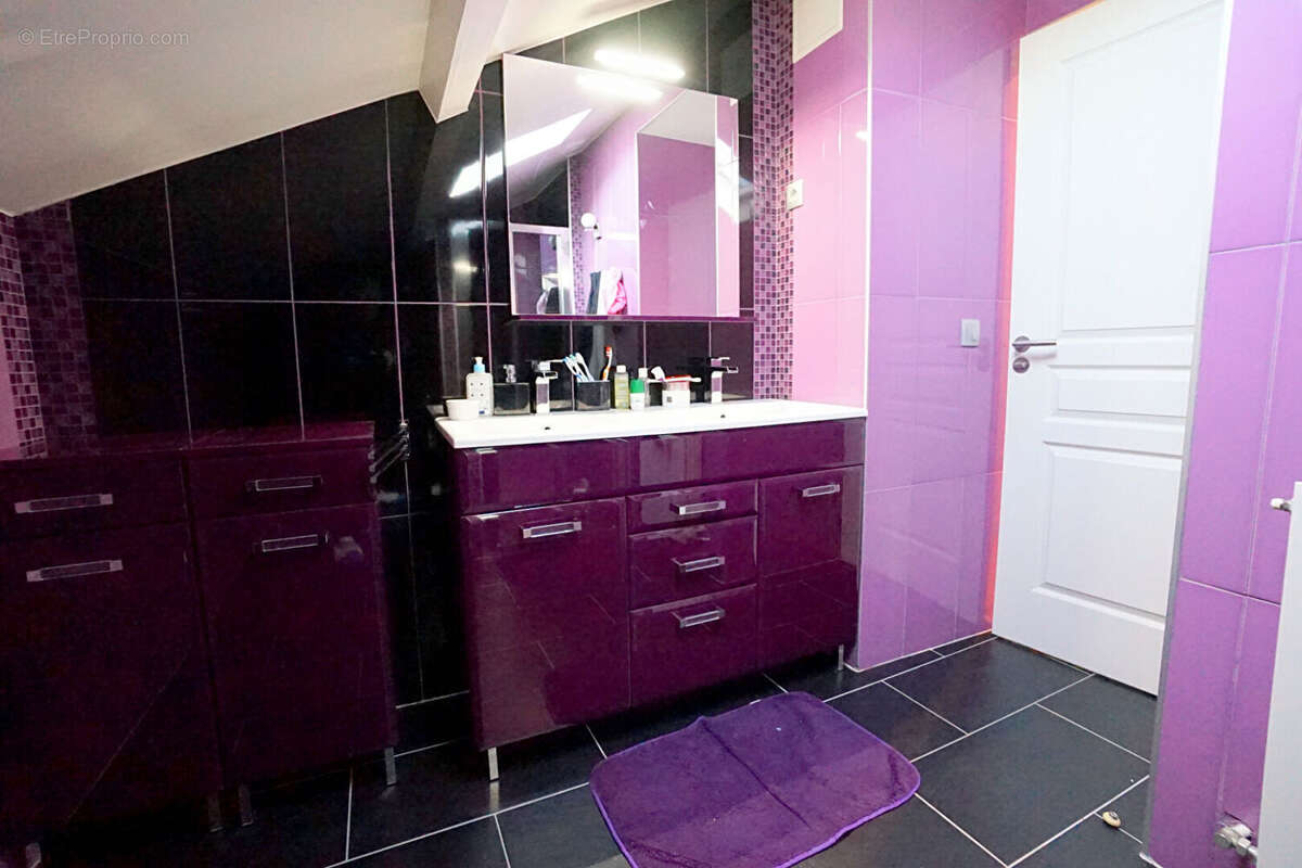 Maison à MEZIERES-SUR-SEINE