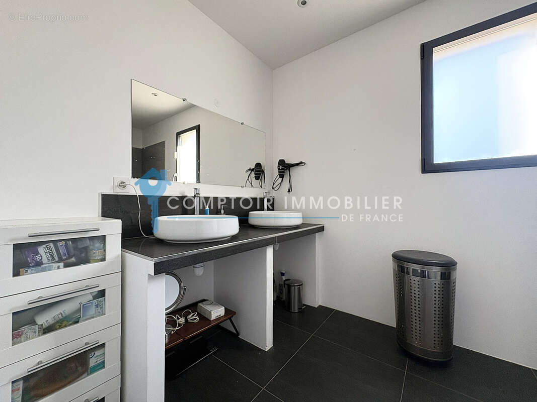 DEPT-30-A VENDRE-MEYNES Bel ensemble immobilier composé de deux villa de plain pied sur 1300m2 de terrain - photo 19