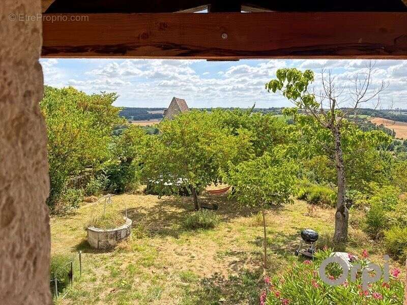 Dans un village haut perché, maison en pierre avec jardin attenant et sa vue panoramique - photo 6