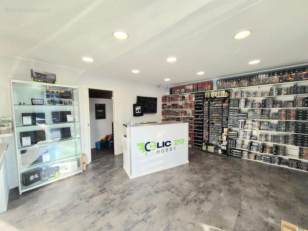 Photo 4 - Commerce à LANDIVISIAU