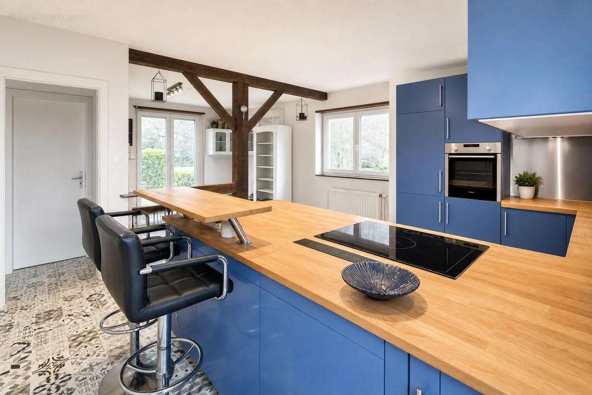 Maison de 6 pièces de 195 m² à Rosteig - photo 4