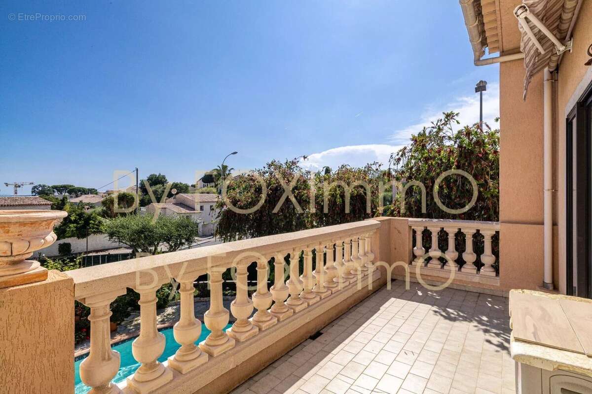 Maison à SAINT-LAURENT-DU-VAR