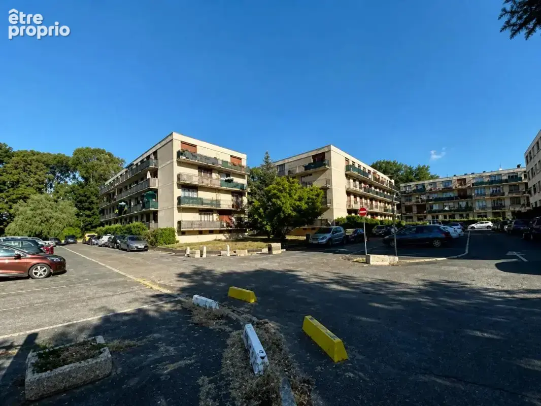 Appartement à LE THILLAY