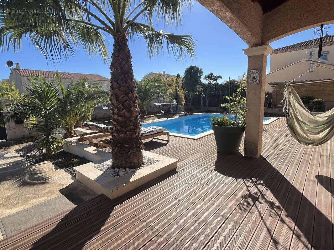 Maison à VIC-LA-GARDIOLE