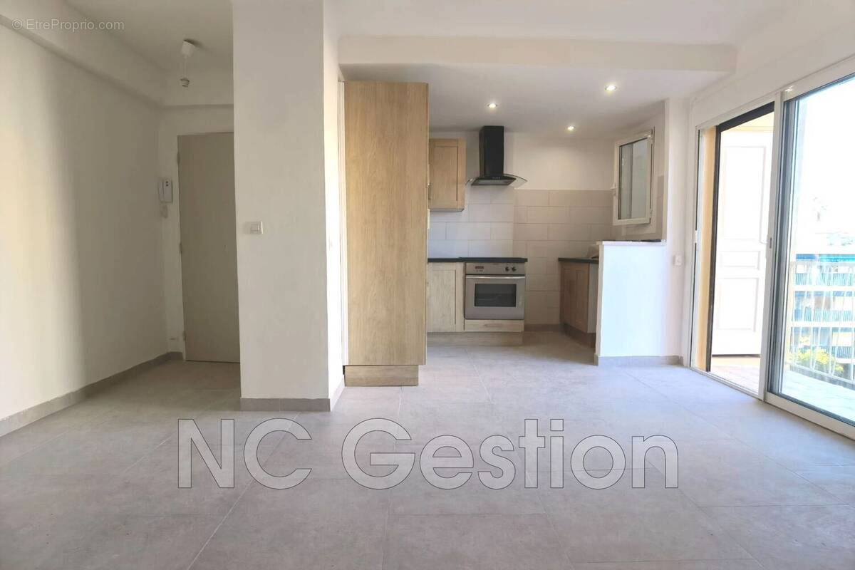 Appartement à VALLAURIS