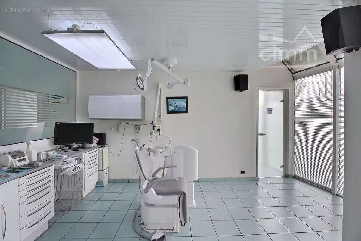 Commerce à JOUE-LES-TOURS