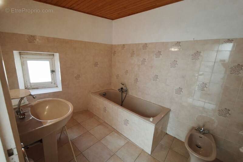 Maison de village 3 faces avec jardin vue dégagée – Montferrer (66) - photo 9