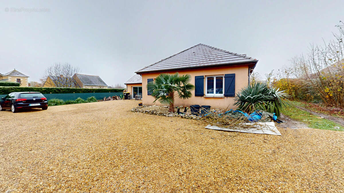 Maison à SAINT-DOULCHARD