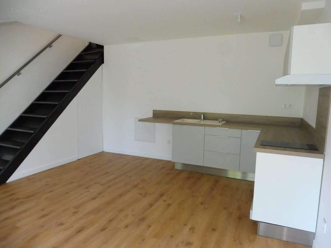 Salle d'eau lot 15 - Appartement à CARBON-BLANC