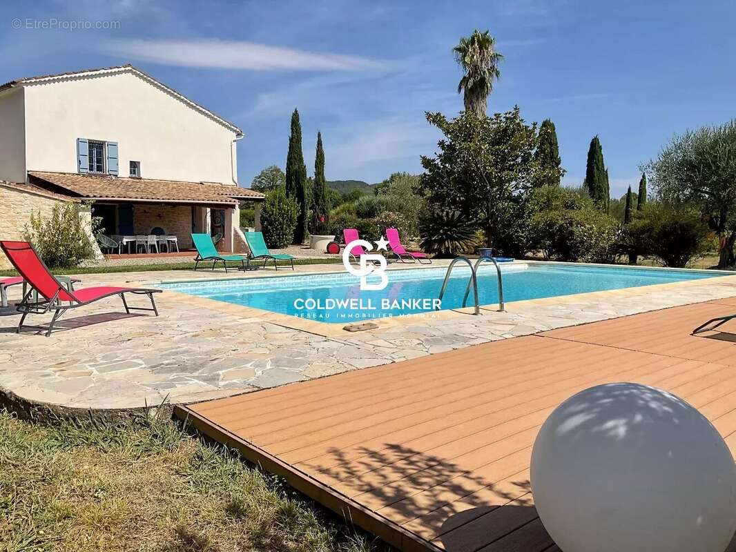 Maison à SOLLIES-PONT