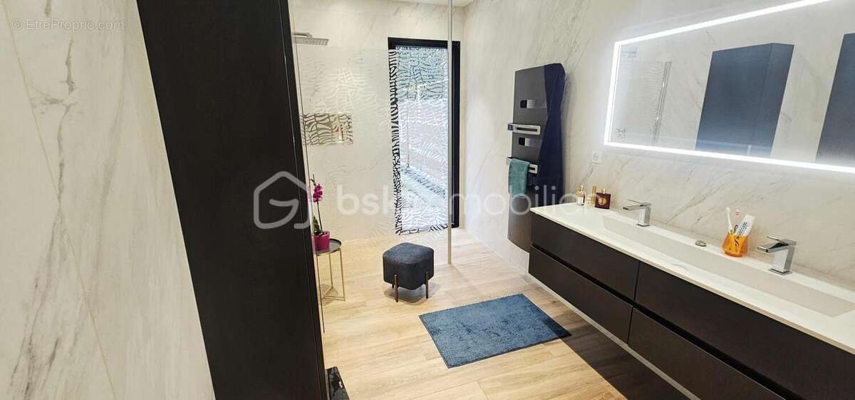 Maison contemporaine (2021) de 203 m² – spa de nage & écrin boisé privatif - dpe a - photo 10