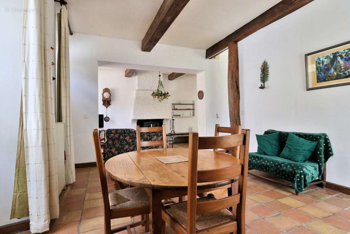 Maison 110 m² à Castelnau-Riviere-Basse  - photo 3