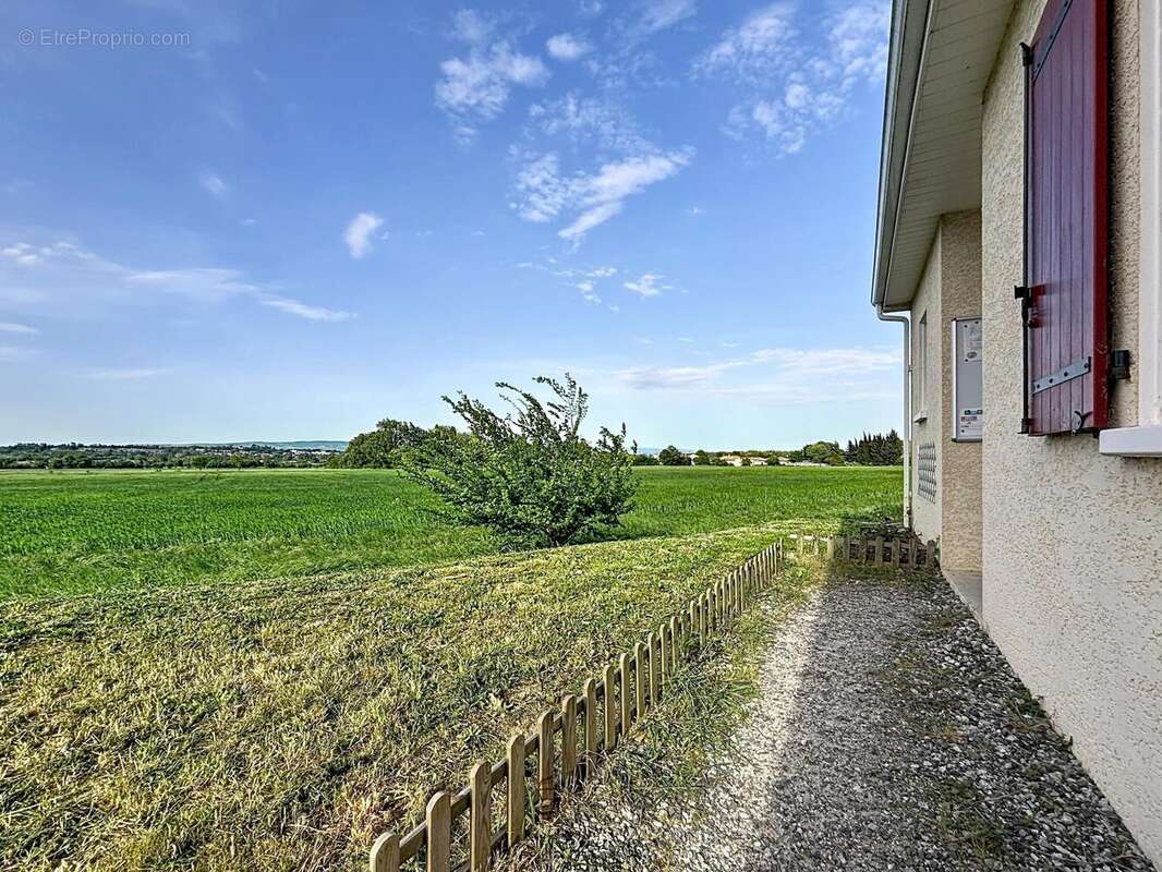 Photo 3 - Maison à VILLENEUVE-LA-COMPTAL