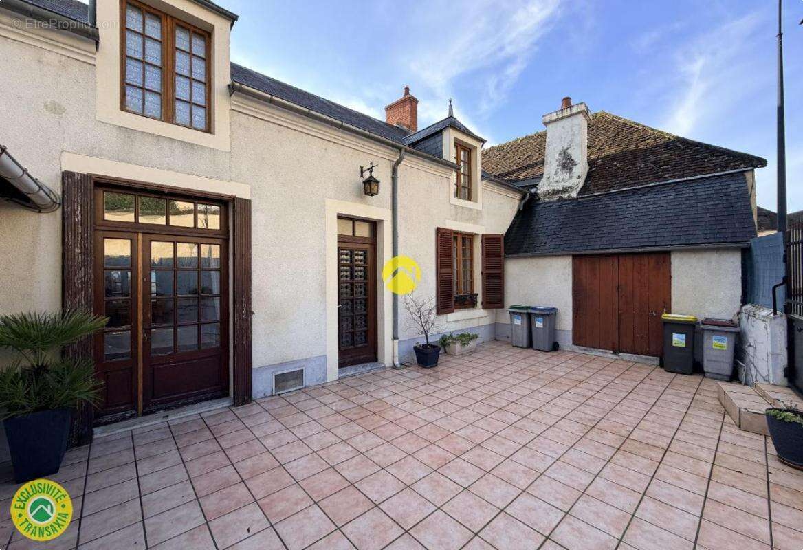 Maison à CHATEAUNEUF-SUR-CHER