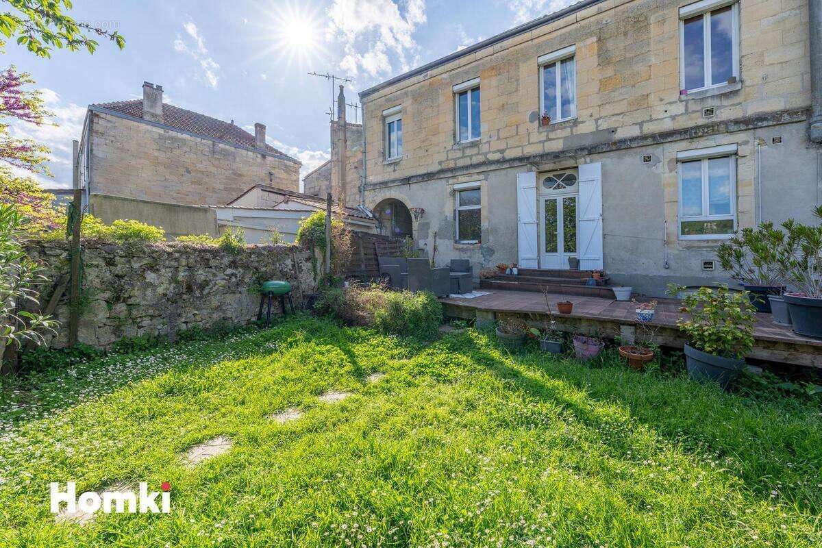 Maison à CARBON-BLANC