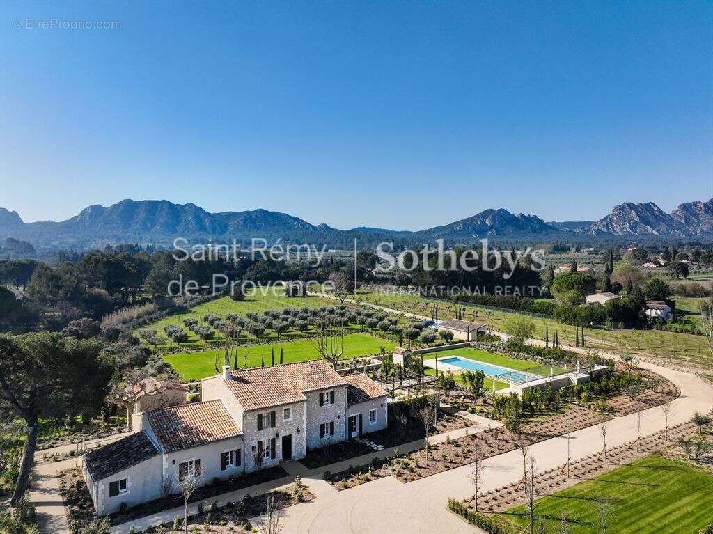 Mas en pierre rénové avec superbe vue sur les Alpilles, tennis et piscine - photo 13