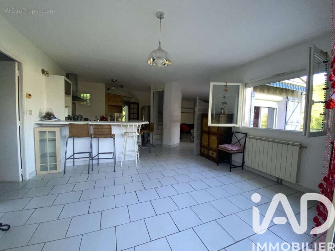Maison 158 m² à Molieres-Cavaillac  - photo 8