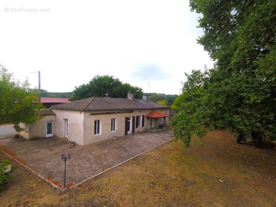 Maison à PRECHAC