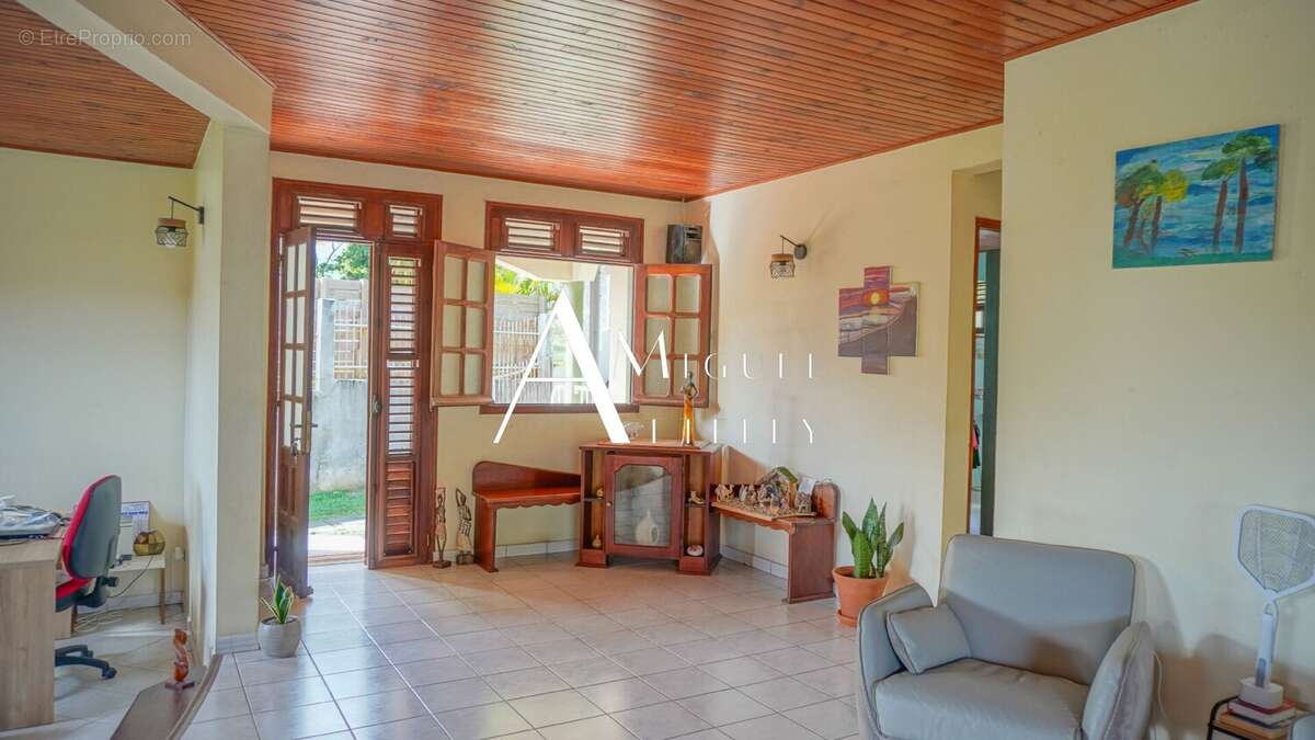 Maison à LE ROBERT