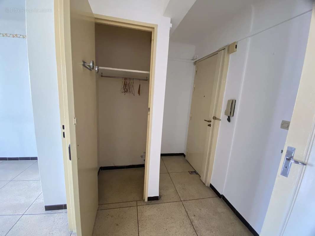 Appartement à MARSEILLE-4E