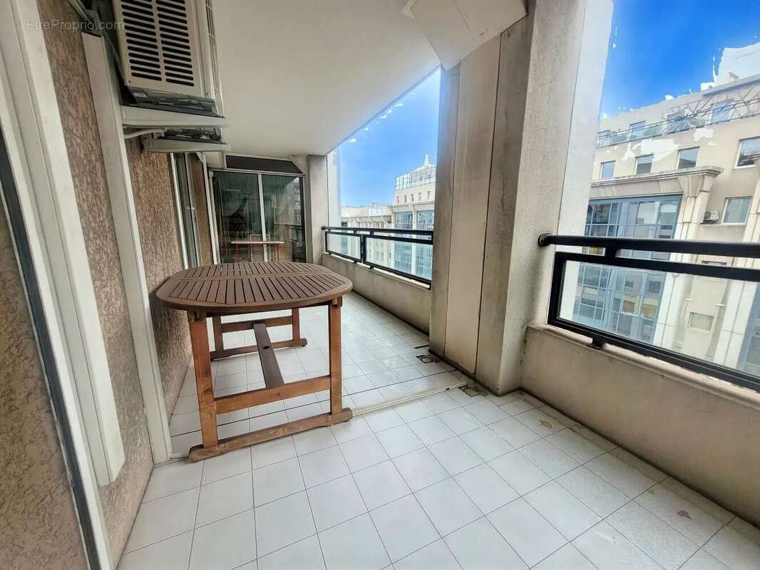 Appartement à MARSEILLE-8E