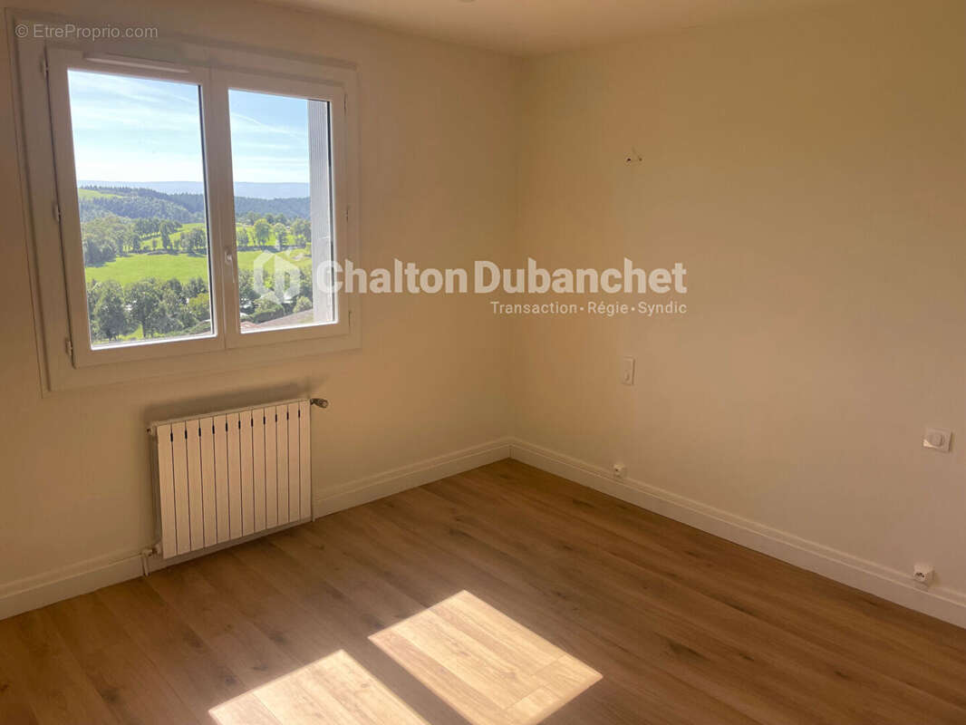 Maison à SAINTE-COLOMBE-SUR-GAND