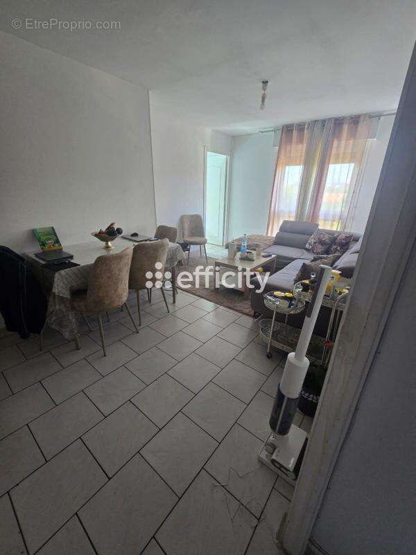 Appartement à GRIGNY