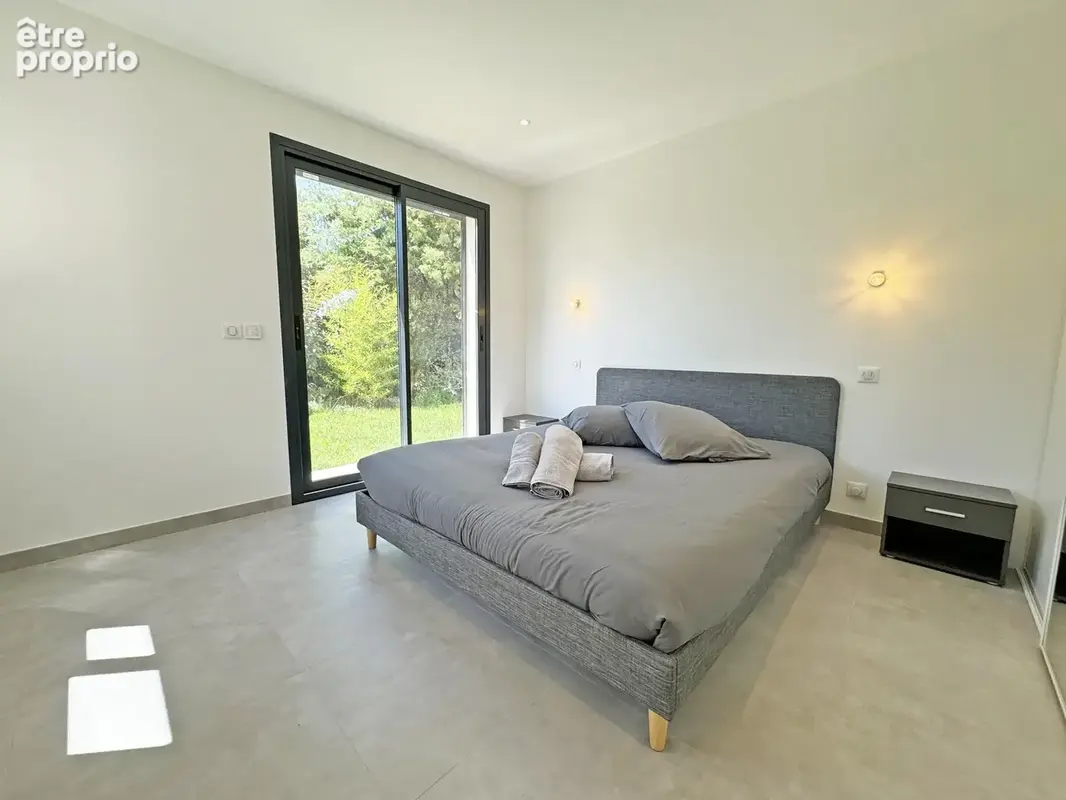 Vence - Villa contemporaine de 225 m2 avec vue mer - photo 11
