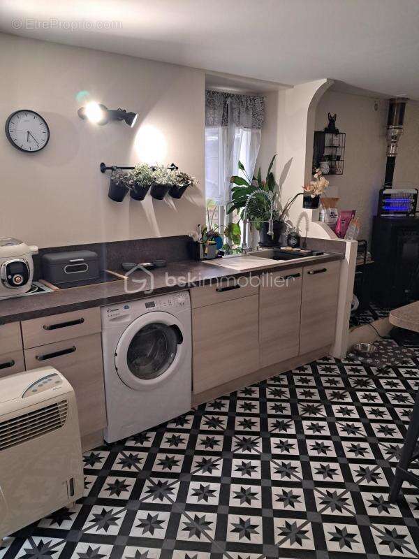 Jolie maison de village de 116m² de 1800 avec 3 chambres - garage - caves - photo 2