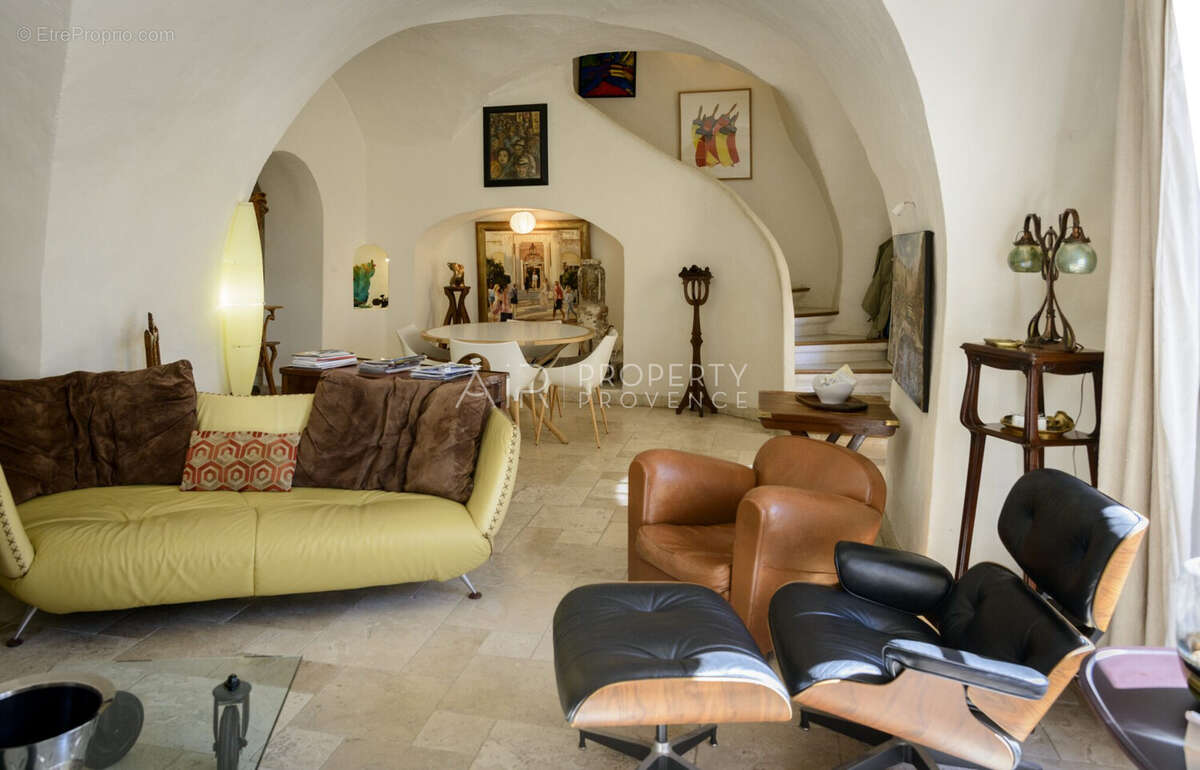 Maison à CADENET