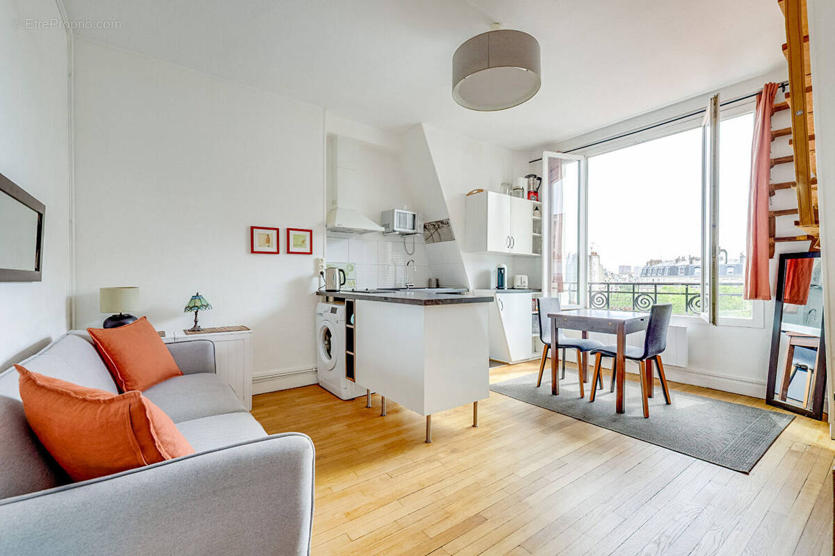 Appartement à PARIS-14E