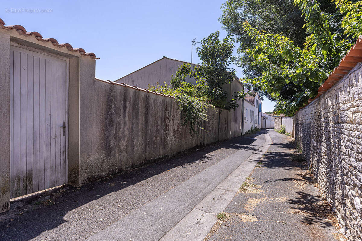 Dépendance à vendre à Périgny - 80 m², terrain 257 m², exposition Sud - photo 6
