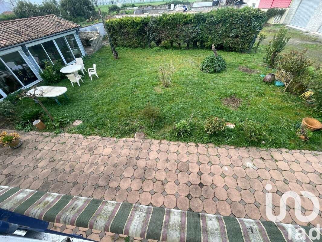 Photo 3 - Maison à VERINES