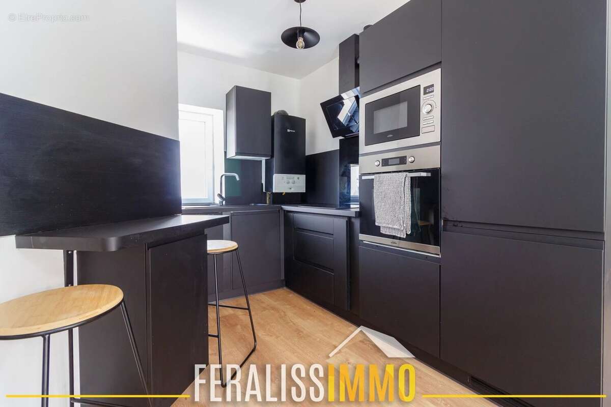 Duplex rénové avec charme en plein coeur de ville ! - photo 3
