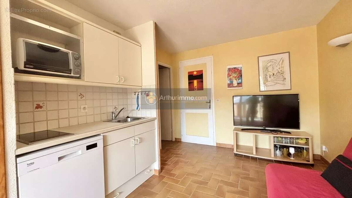 Appartement à ROQUEBRUNE-SUR-ARGENS