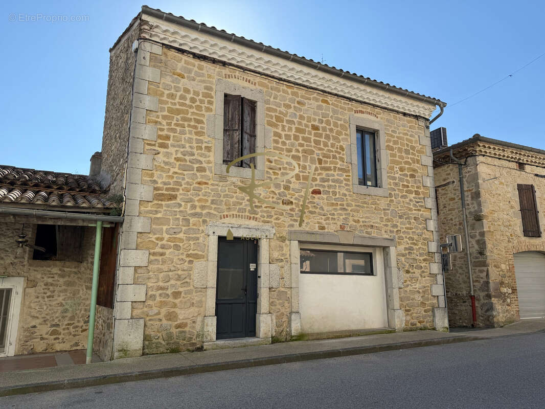 Maison à SAINT-SAUVEUR-DE-CRUZIERES