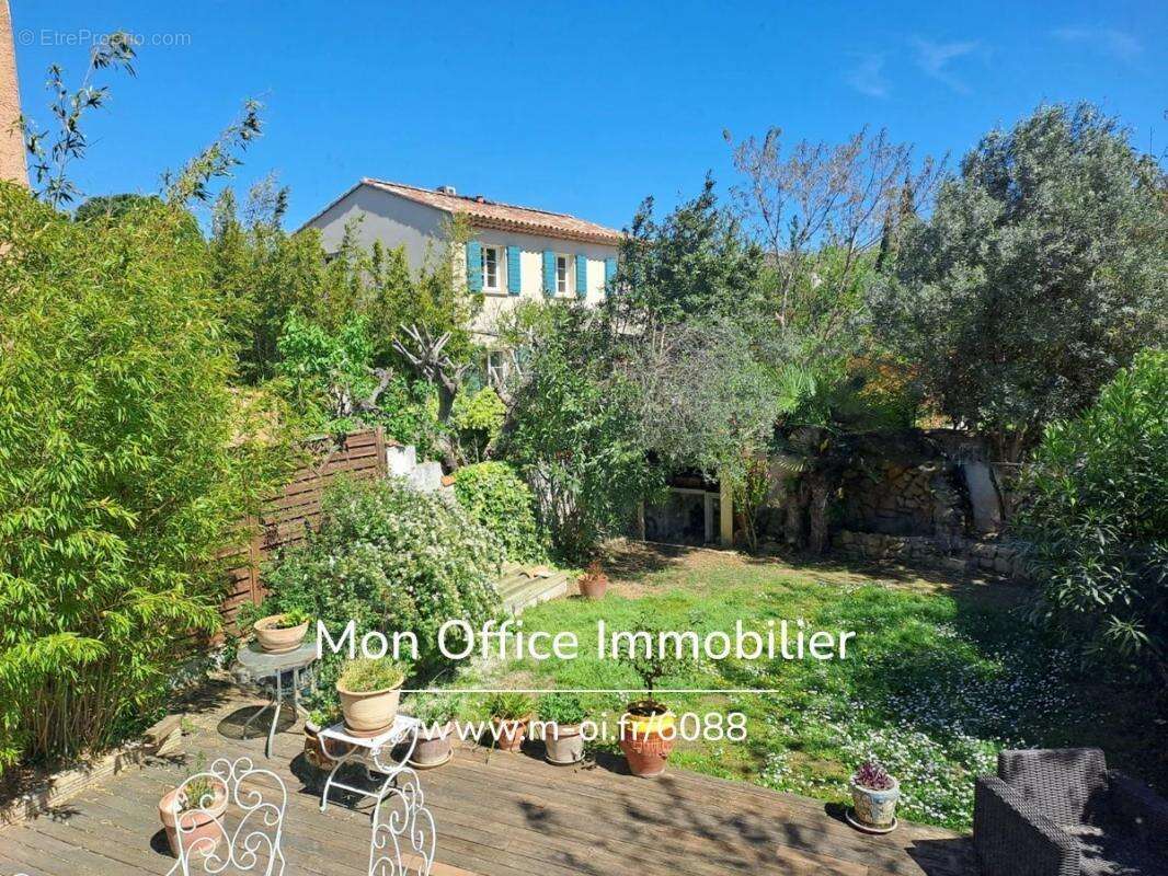 Maison à PELISSANNE