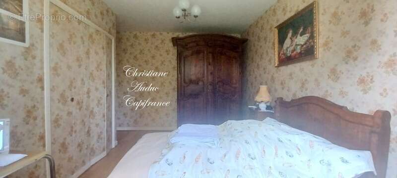 Maison à SAINT-BONNET-DE-JOUX